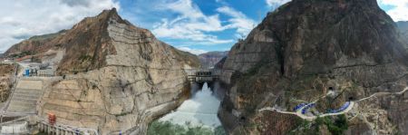 (miniature) Photo a&eacute;rienne de la centrale hydro&eacute;lectrique de Wudongde