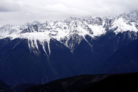 (miniature) Une montagne enneigée dans le district Mangkam