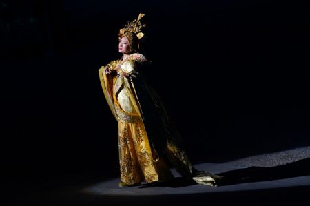 (miniature) Une actrice joue dans Princess Wencheng