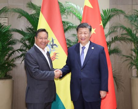 (miniature) Le président chinois Xi Jinping rencontre le président bolivien Luis Arce en marge du sommet des dirigeants du G20 à Rio de Janeiro