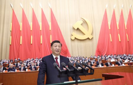 (miniature) Xi Jinping présente un rapport au 20e Congrès national du Parti communiste chinois (PCC) au nom du 19e Comité central du PCC au Grand Palais du Peuple