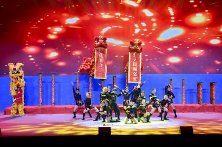 (miniature) Un spectacle lors du 12e Forum du d&eacute;troit &agrave; Xiamen