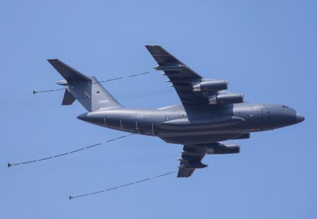 (miniature) Un avion ravitailleur YU-20 au salon Airshow China