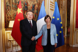 Photos : Un haut responsable du Parti communiste chinois achve une visite en France