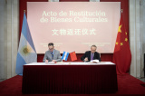 Photos : L'Argentine restitue  la Chine 14 pices de son patrimoine culturel