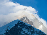 Photo : Succs des premiers tests de livraison par drone sur le versant npalais du mont Qomolangma