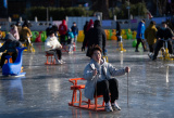 Photos Chine : le lac Shichahai transform� en patinoire � P�kin
