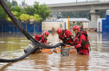 Photos Chine : op�ration de drainage � Zhuozhou apr�s les inondations