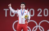 Photos JO de Tokyo : le Chinois Shi Zhiyong remporte la mdaille d'or  l'preuve d'haltrophilie - 73 kg - hommes