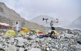 Photos : Une station mtorologique automatique sur le mont Cho Oyu