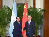 Photos : Le plus haut l�gislateur chinois rencontre la pr�sidente du Honduras