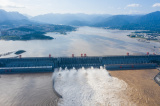 Photos Chine : le barrage des Trois Gorges d�verse les eaux de crue
