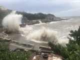 Photos : Le typhon Hagupit touche terre au Zhejiang