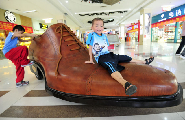 Une chaussure gante qui se conduit